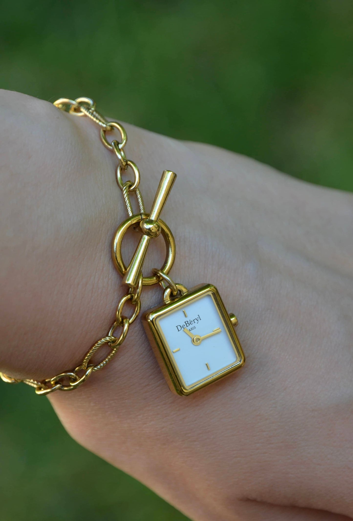 Montre bijou femme luxe fabriquées sur-mesure à la main Paris en acier inoxydable doré